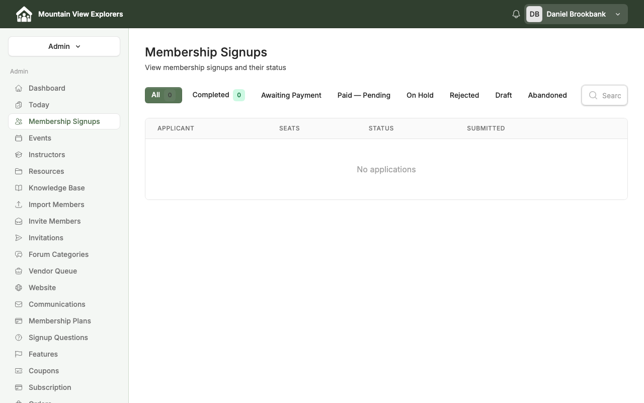 Membership Signups page showing empty state and sidebar navigation — desktop view